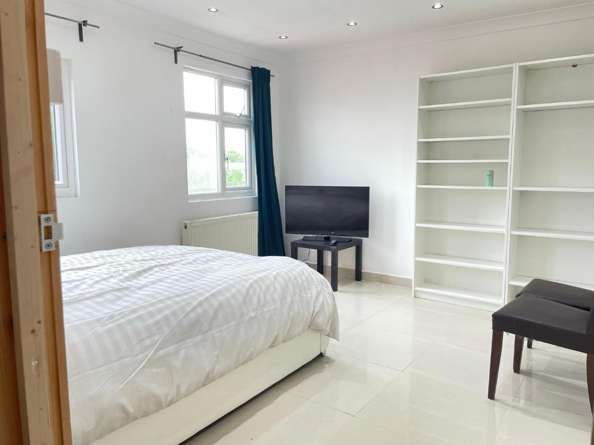 Private Room- Direct Travel Central/ Heathrow Лондон Екстер'єр фото