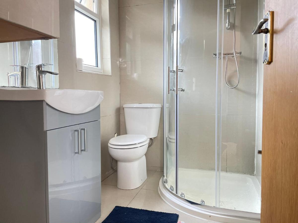 Private Room- Direct Travel Central/ Heathrow Лондон Екстер'єр фото