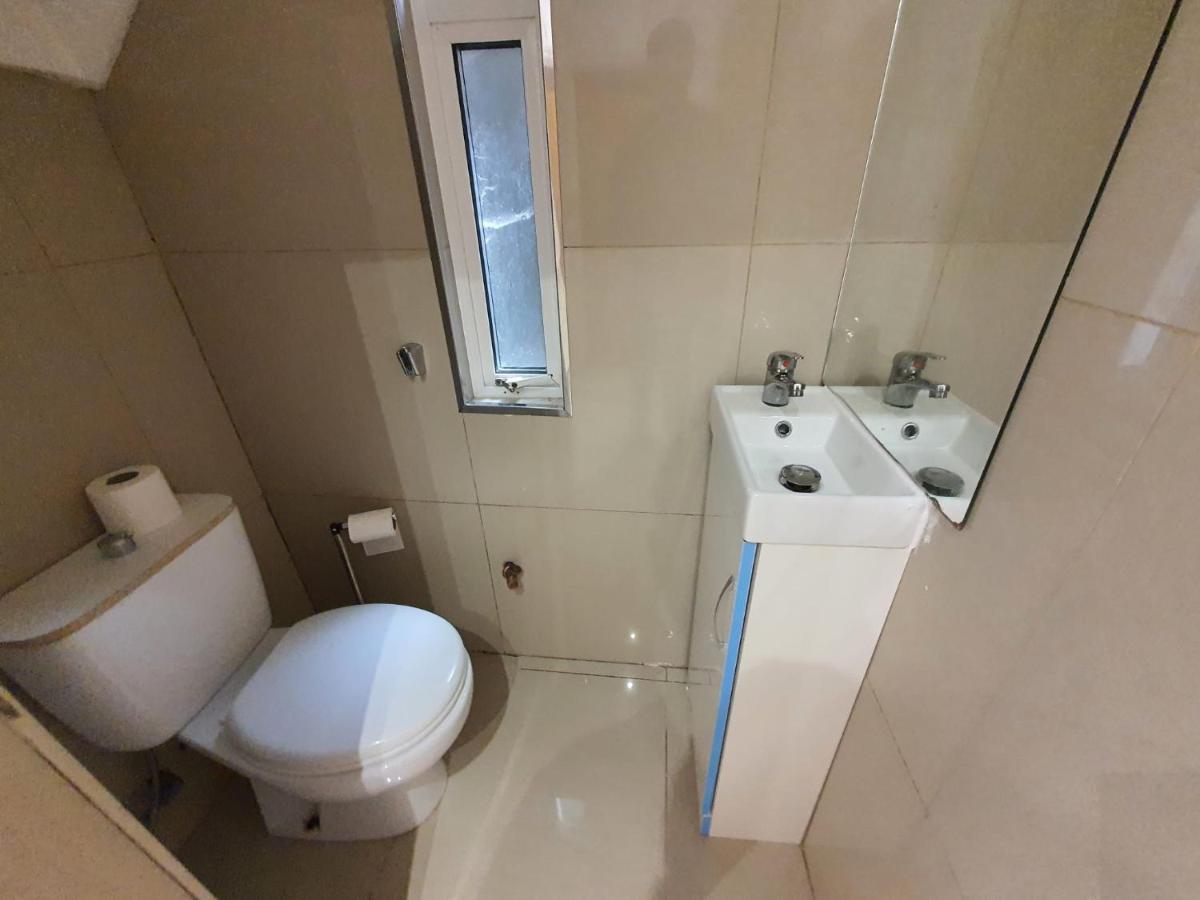 Private Room- Direct Travel Central/ Heathrow Лондон Екстер'єр фото