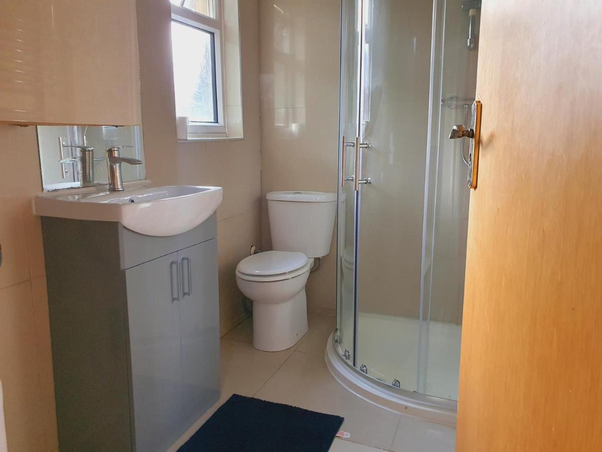 Private Room- Direct Travel Central/ Heathrow Лондон Екстер'єр фото