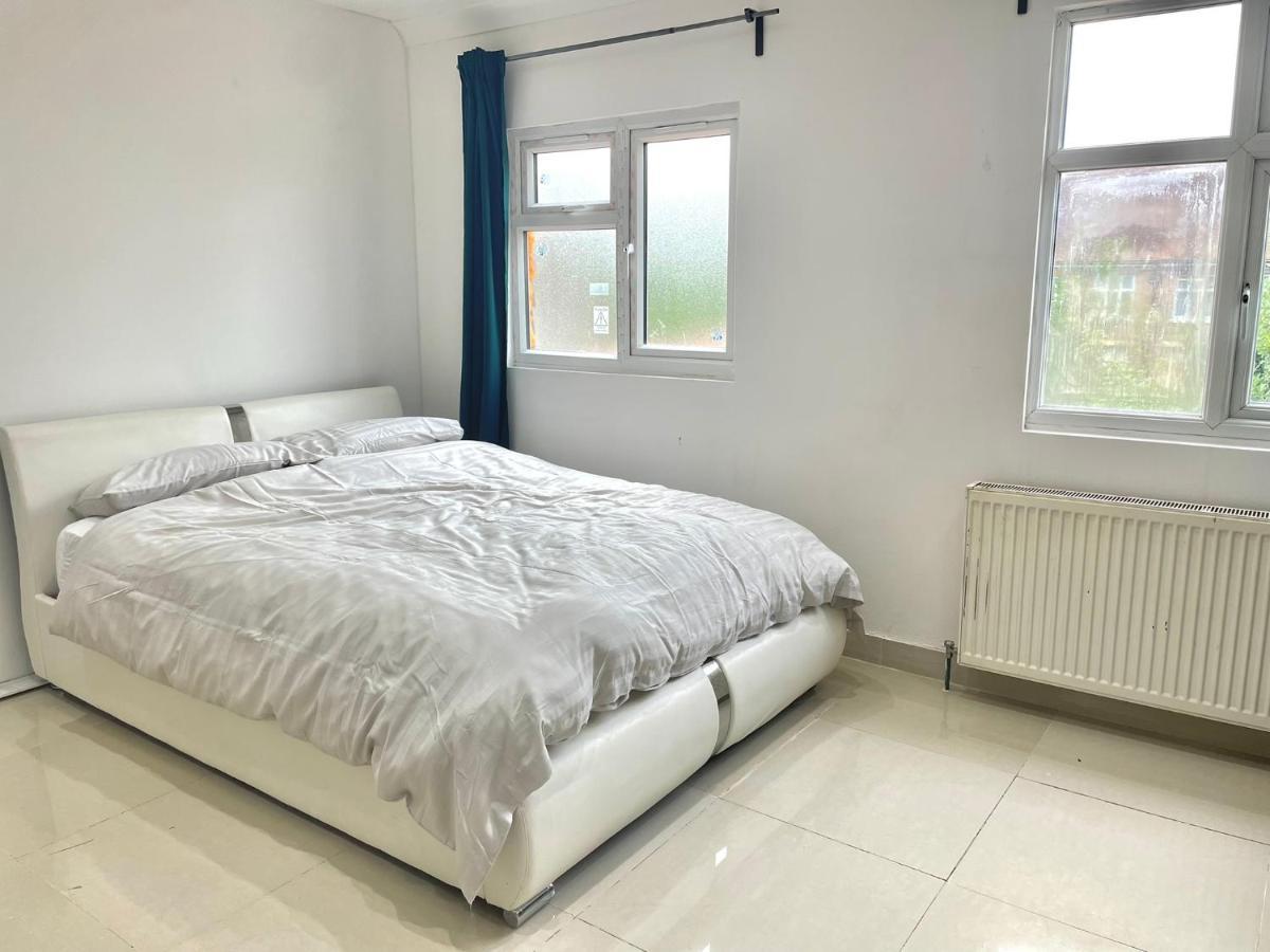 Private Room- Direct Travel Central/ Heathrow Лондон Екстер'єр фото
