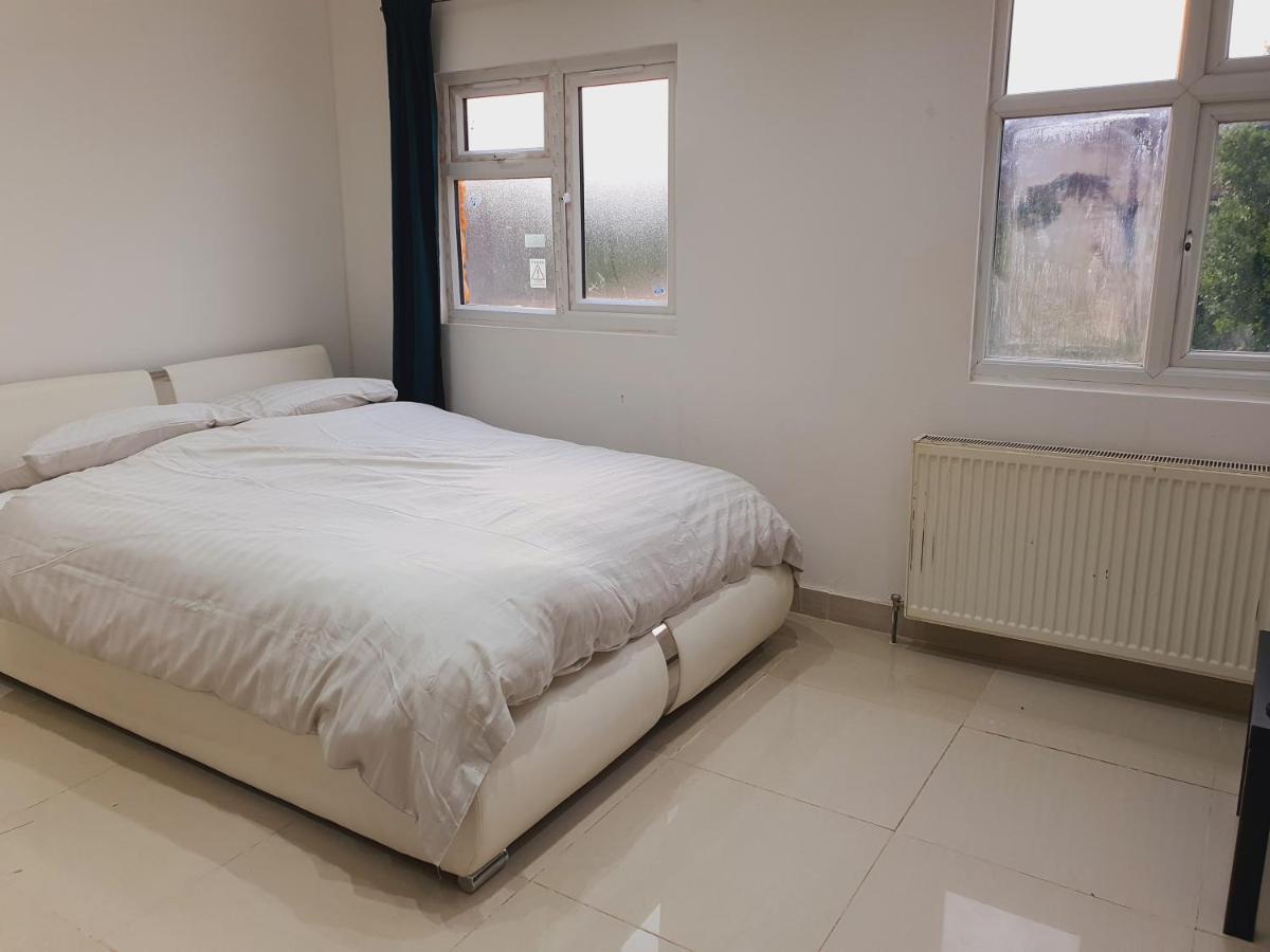 Private Room- Direct Travel Central/ Heathrow Лондон Екстер'єр фото