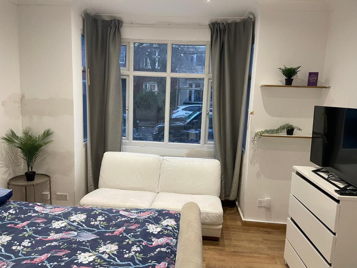 Private Room- Direct Travel Central/ Heathrow Лондон Екстер'єр фото